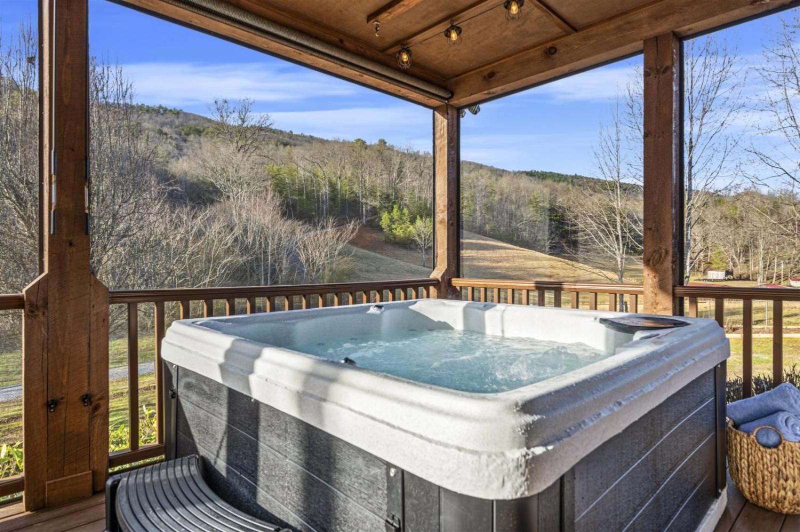 Hidden Star Hideaway-Blackberry Farm-Smoky Mtn Nat Park-Hot Tub- Fire Pit- Fenced Yard- Pet Friendly Walland Exteriör bild
