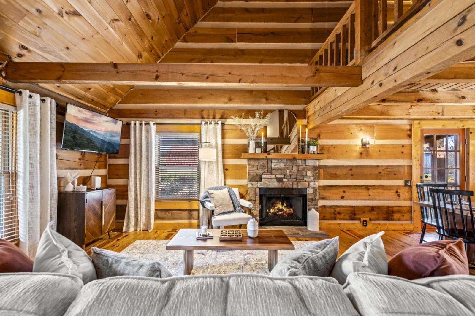 Hidden Star Hideaway-Blackberry Farm-Smoky Mtn Nat Park-Hot Tub- Fire Pit- Fenced Yard- Pet Friendly Walland Exteriör bild