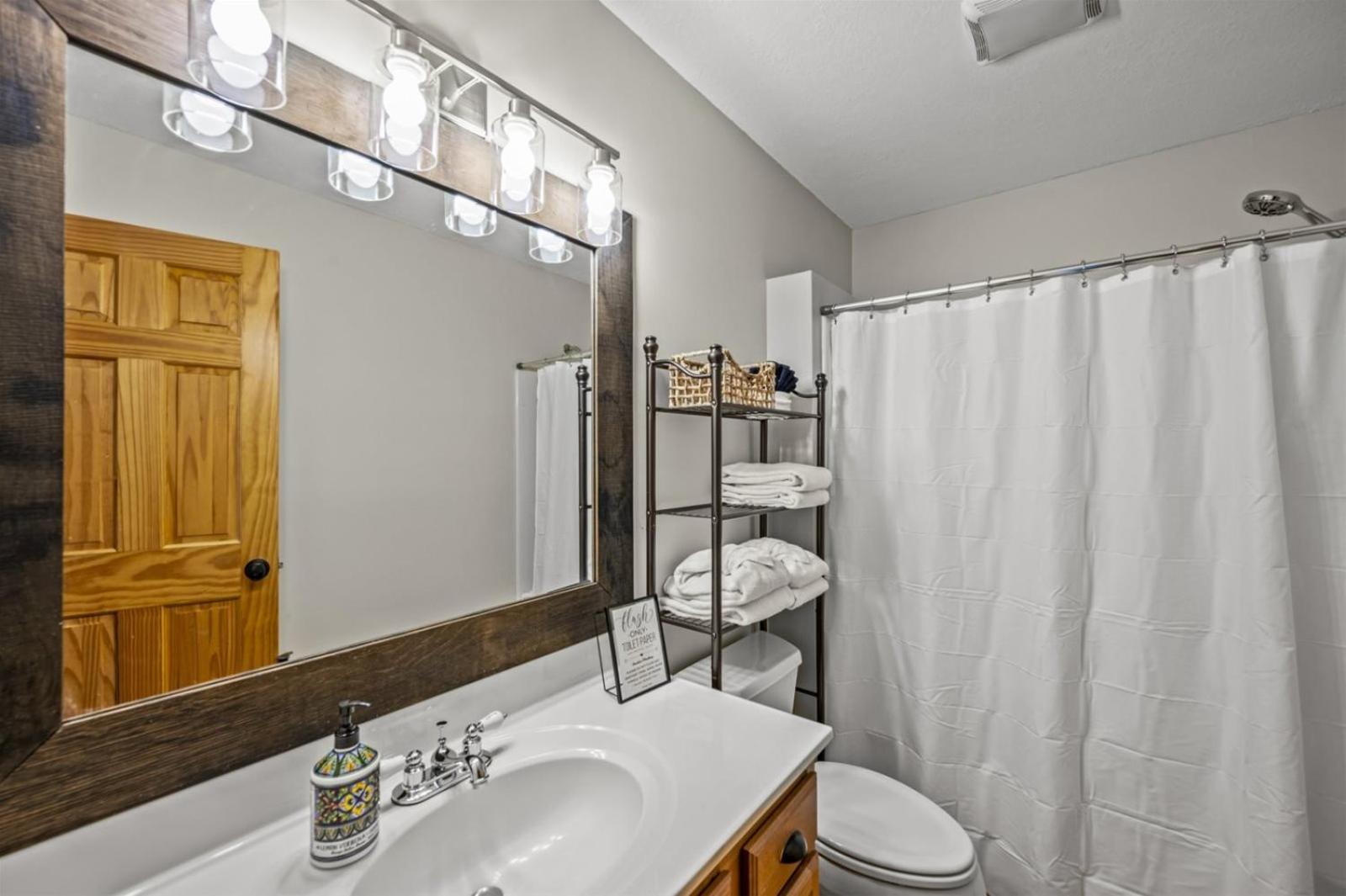 Hidden Star Hideaway-Blackberry Farm-Smoky Mtn Nat Park-Hot Tub- Fire Pit- Fenced Yard- Pet Friendly Walland Exteriör bild