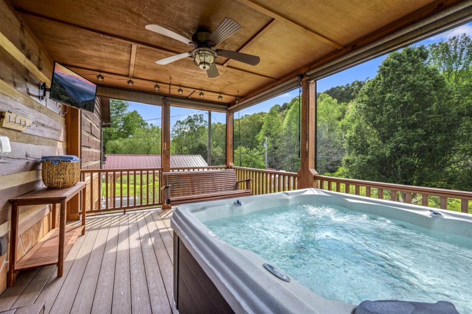 Hidden Star Hideaway-Blackberry Farm-Smoky Mtn Nat Park-Hot Tub- Fire Pit- Fenced Yard- Pet Friendly Walland Exteriör bild