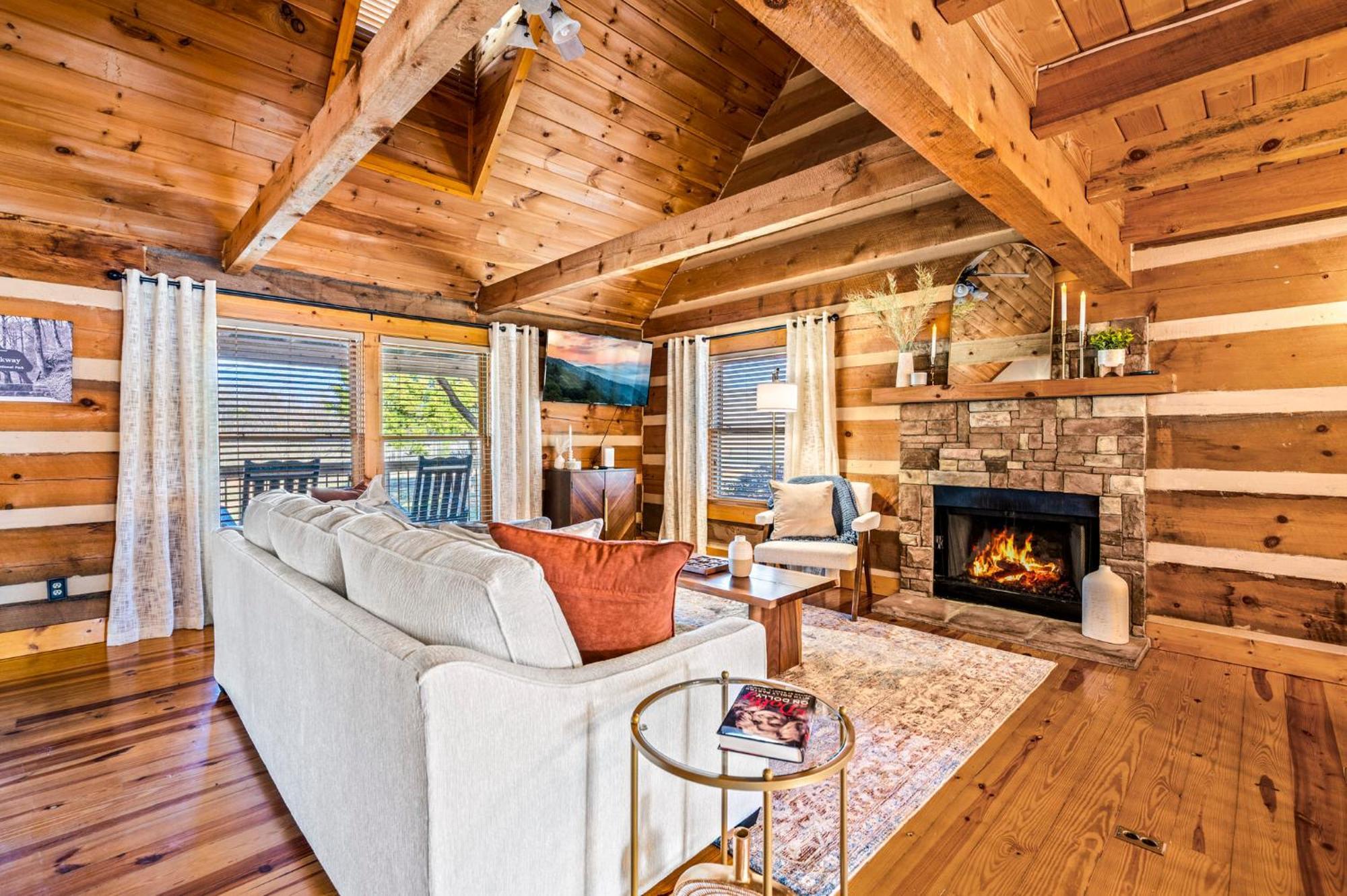 Hidden Star Hideaway-Blackberry Farm-Smoky Mtn Nat Park-Hot Tub- Fire Pit- Fenced Yard- Pet Friendly Walland Exteriör bild